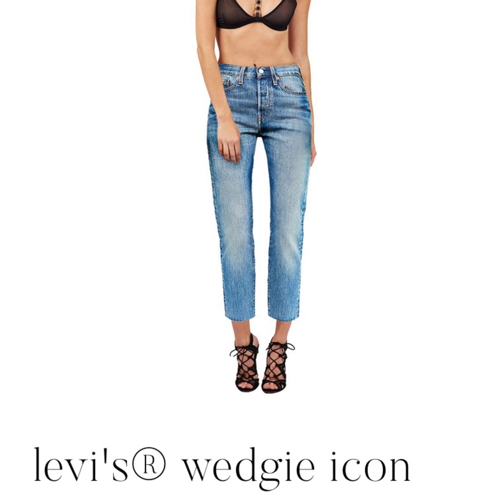 Levi’s Wedgie Icon Jeans in Rare “Coyote Desert”
